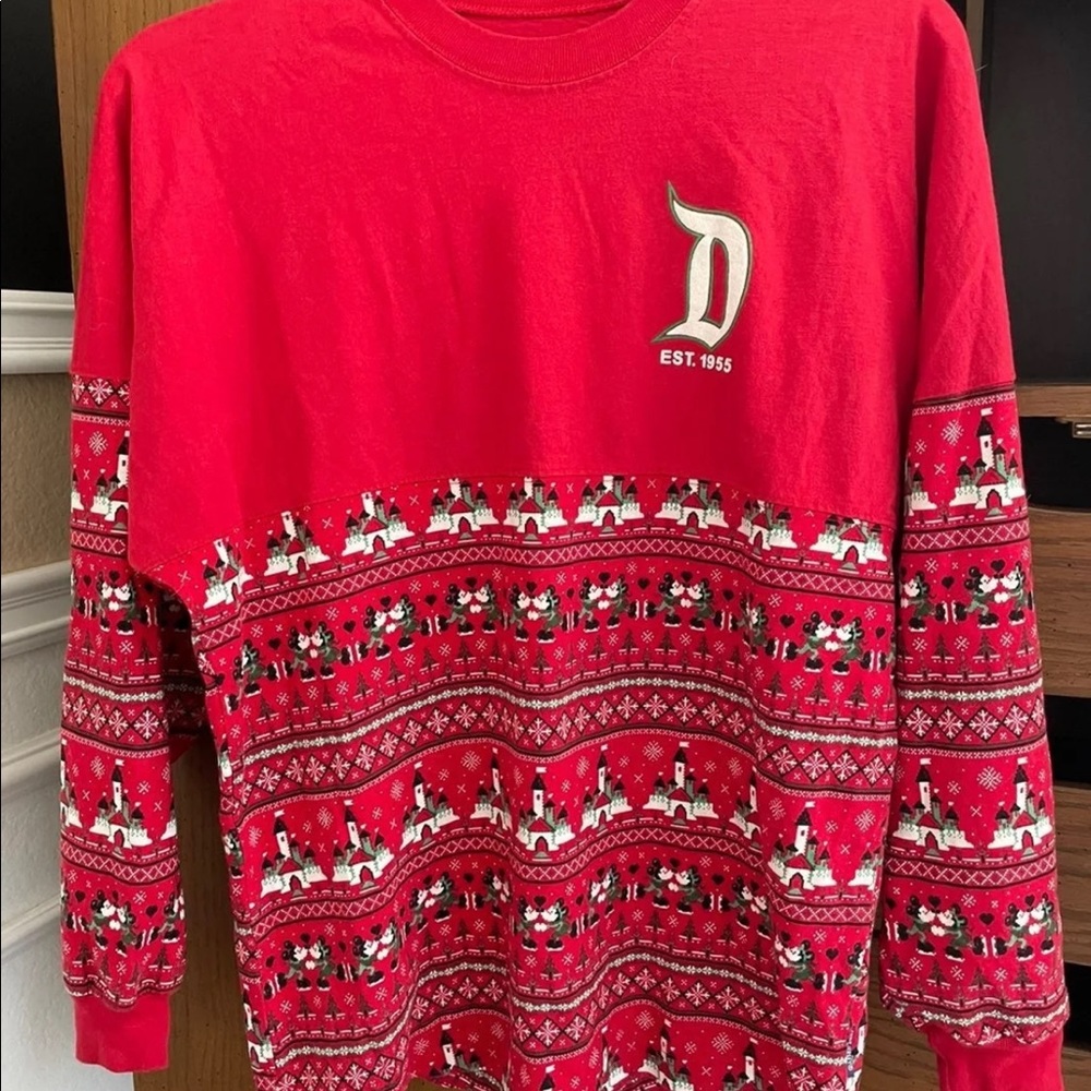❌❌ SOLD ❌❌ Disneyland Christmas Oversized Jersey Small